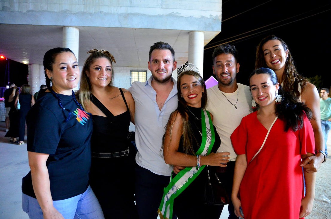 El ferial de Huétor Vega brinda y perrea