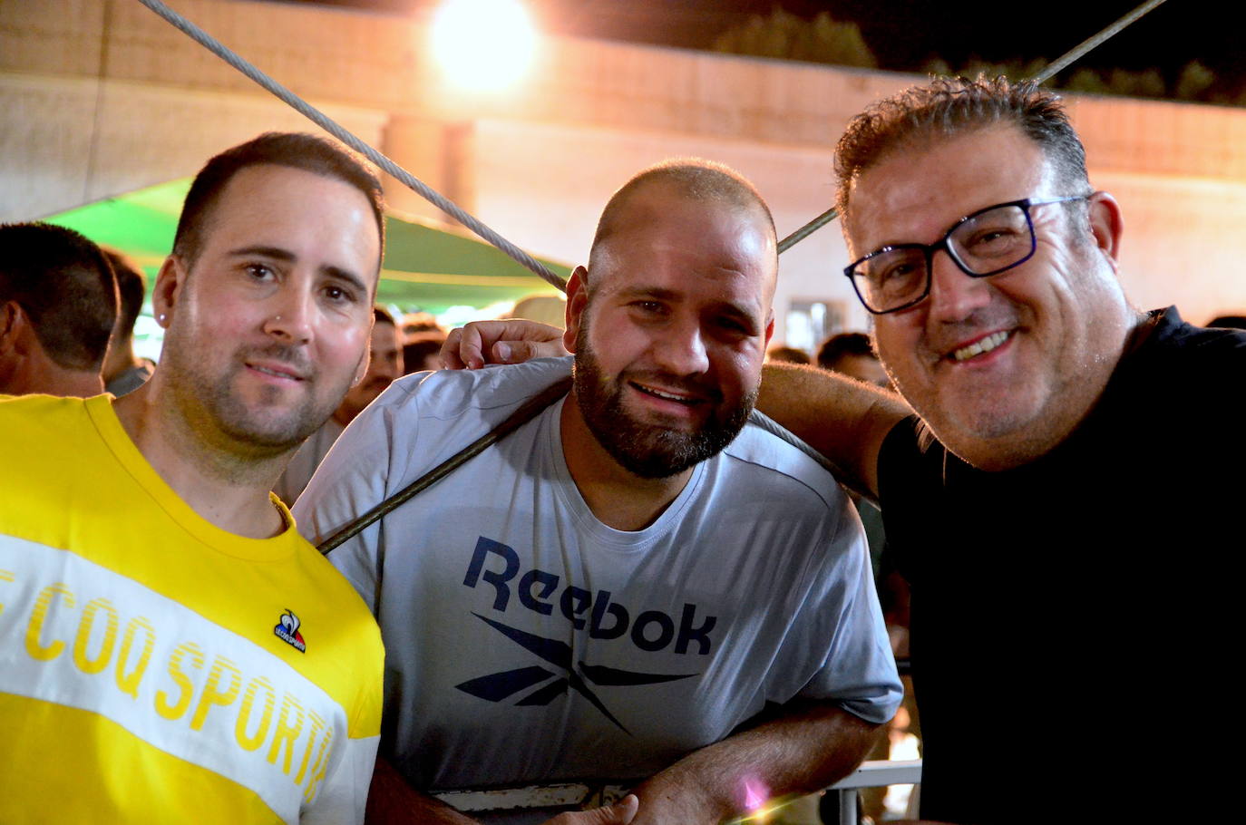 El ferial de Huétor Vega brinda y perrea