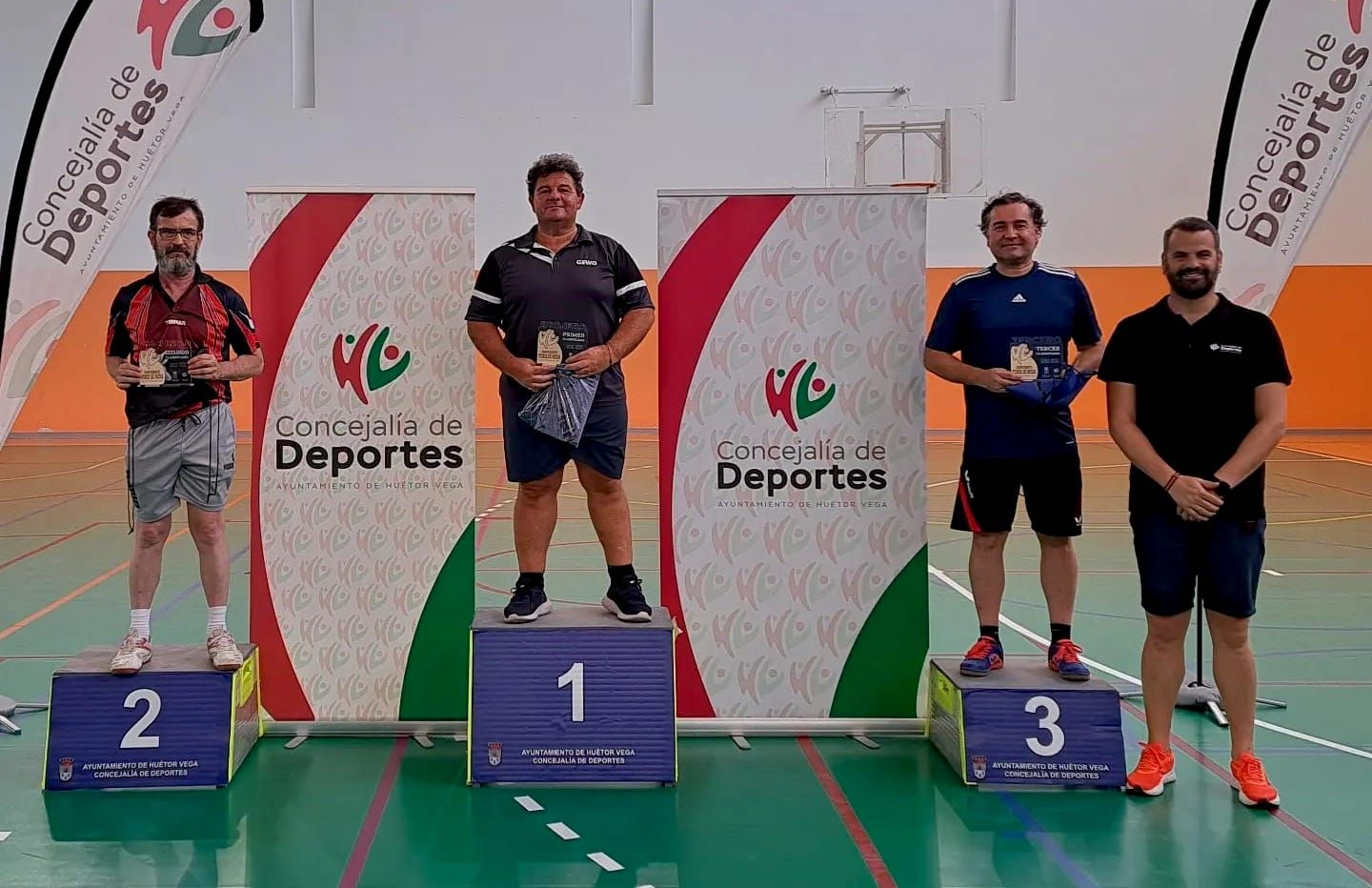 Los tres mejores clasificados del CD Huétor Vega TM.