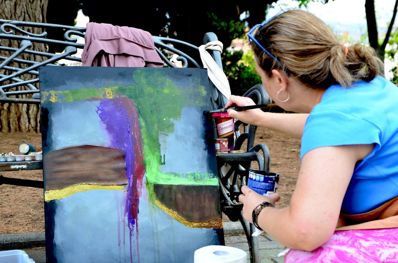 Así ha sido la quinta edición del concurso de pintura rápida abstracta de Huétor Vega