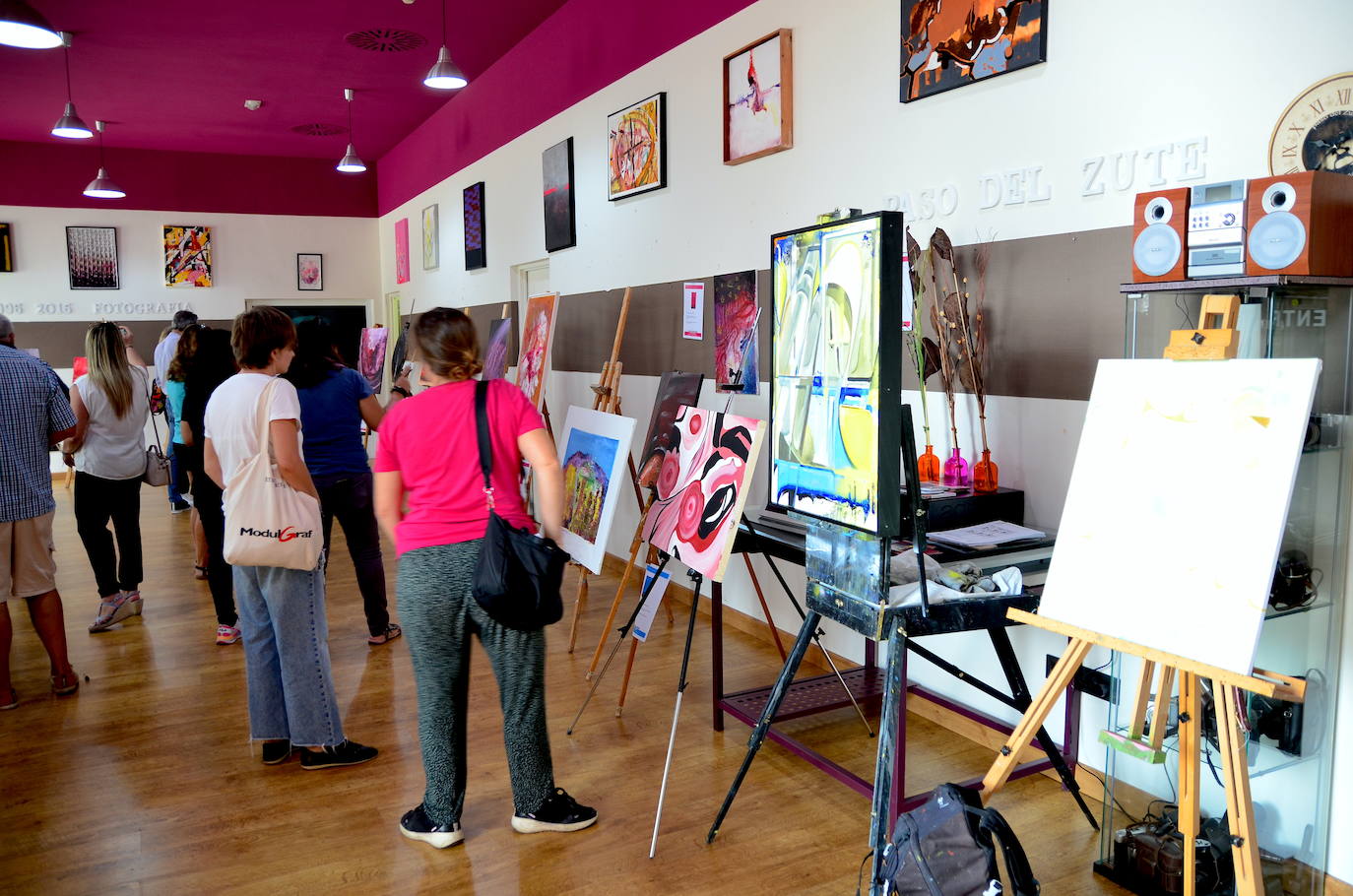 Así ha sido la quinta edición del concurso de pintura rápida abstracta de Huétor Vega