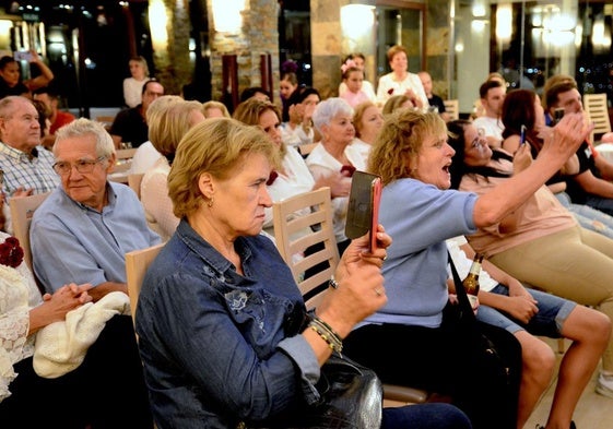 Fiesta y actuaciones en las fiestas de San Miguel de Huétor Vega.