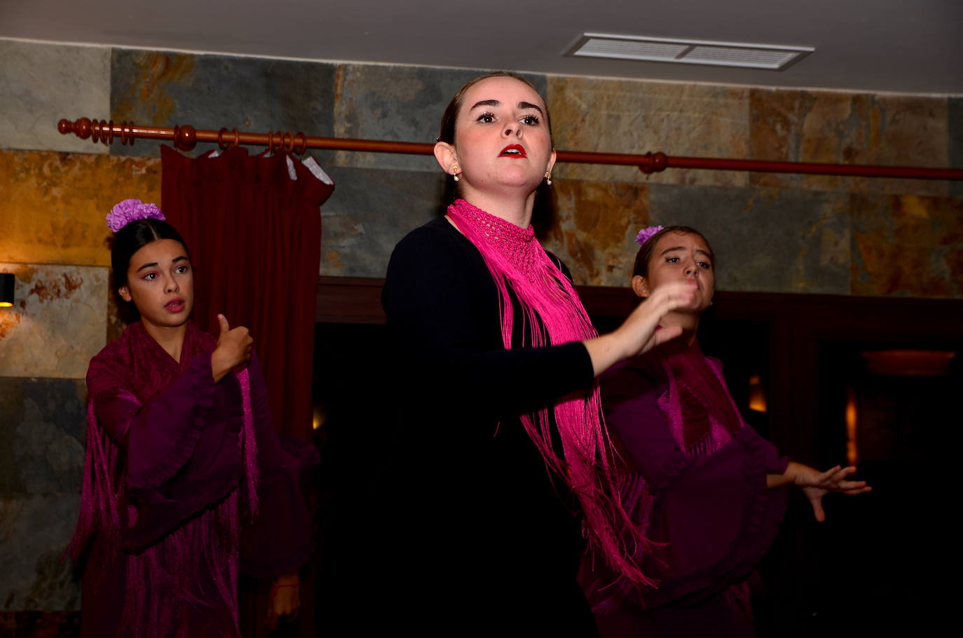 Cena, baile y canción de autor en San Miguel de Huétor Vega
