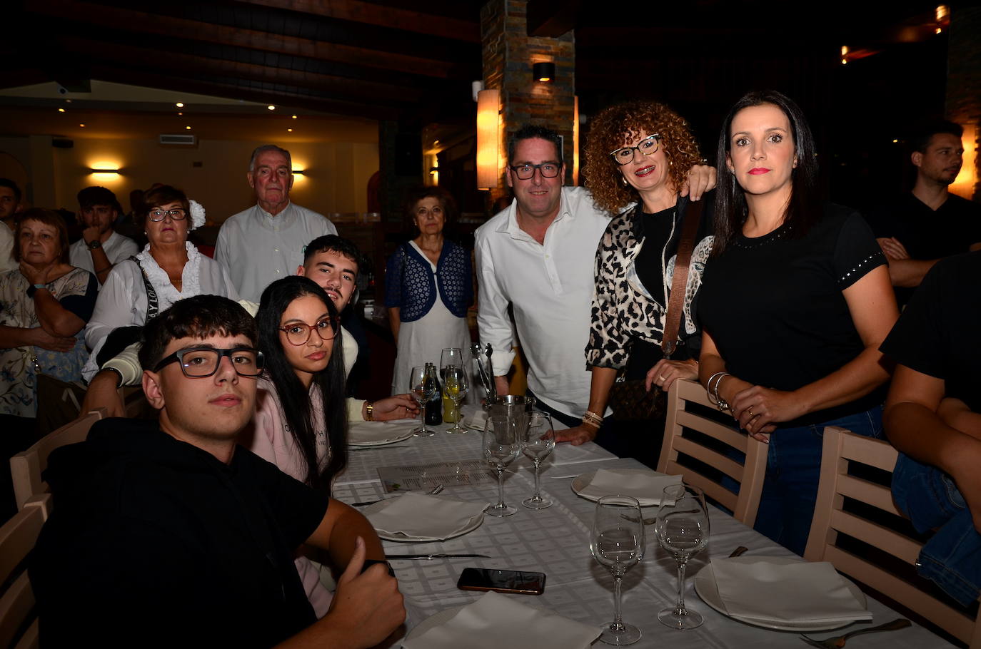 Cena, baile y canción de autor en San Miguel de Huétor Vega