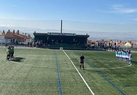 Minuto de silencio en Las Viñas por las víctimas de la DANA en Valencia.
