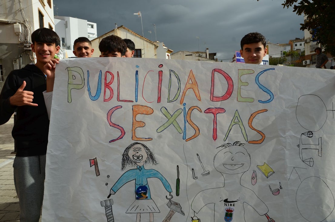 El IES Los Neveros de Huétor Vega clama contra la violencia machista