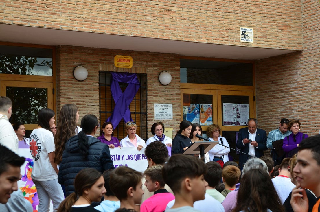 El IES Los Neveros de Huétor Vega clama contra la violencia machista