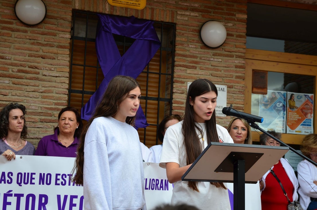 El IES Los Neveros de Huétor Vega clama contra la violencia machista