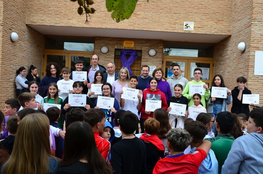 El IES Los Neveros de Huétor Vega clama contra la violencia machista