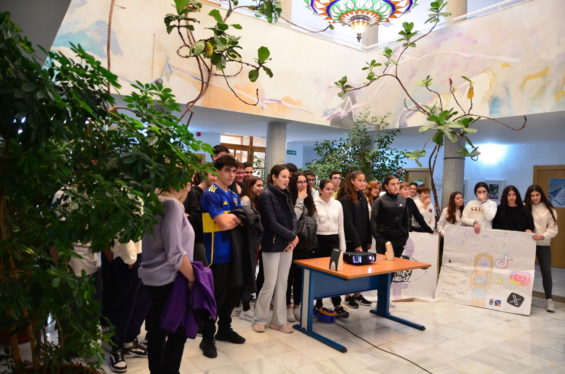 El IES Los Neveros de Huétor Vega clama contra la violencia machista