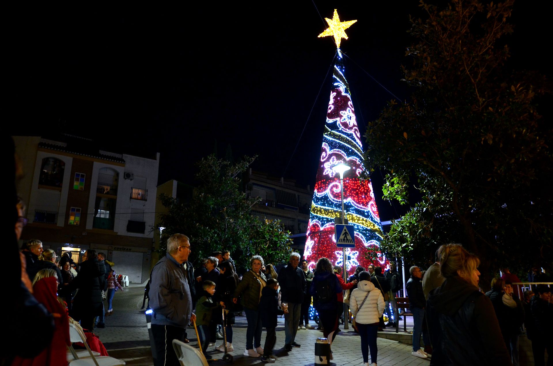 Huétor Vega alumbra ya su Navidad
