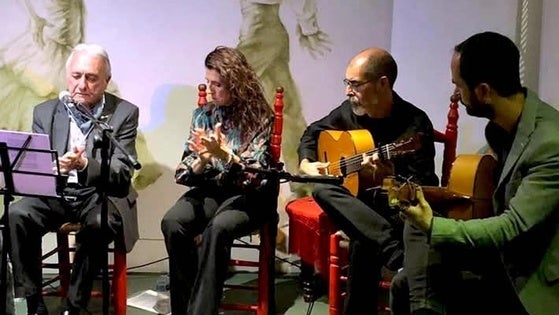 La peña de Huétor Vega saca a escena 'Flamencos granadinos cantan a la Navidad'