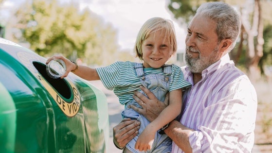 Huétor Vega, comprometido con el reciclaje de vidrio estas navidades
