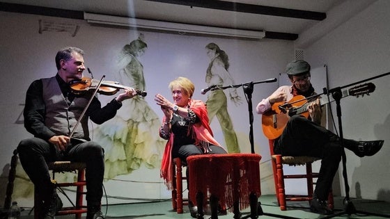 El cálido estreno de Garnata en la peña flamenca de Huétor