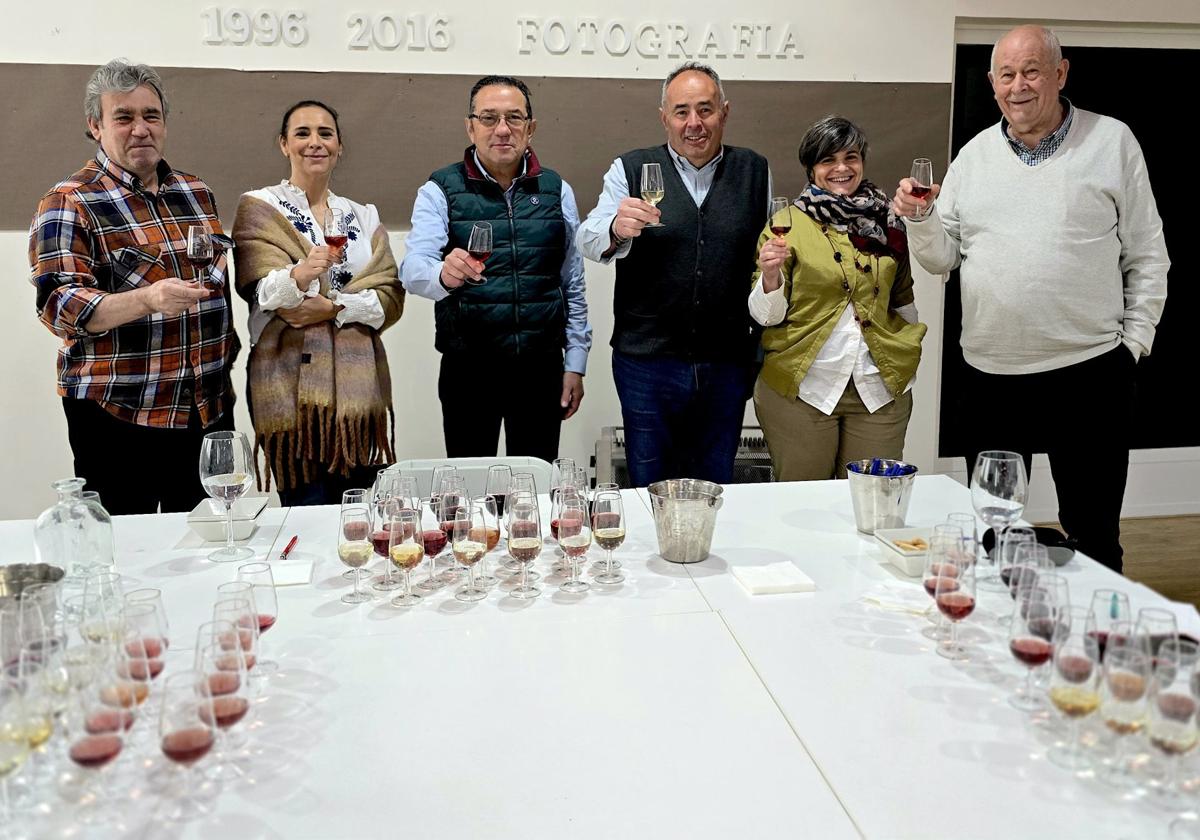 Cata del jurado para el XXXII Concurso del Vino de Huétor Vega.