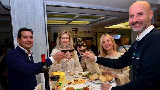 Huétor Vega celebra tres décadas de Jornadas del Vino, Jamón y Chacinas