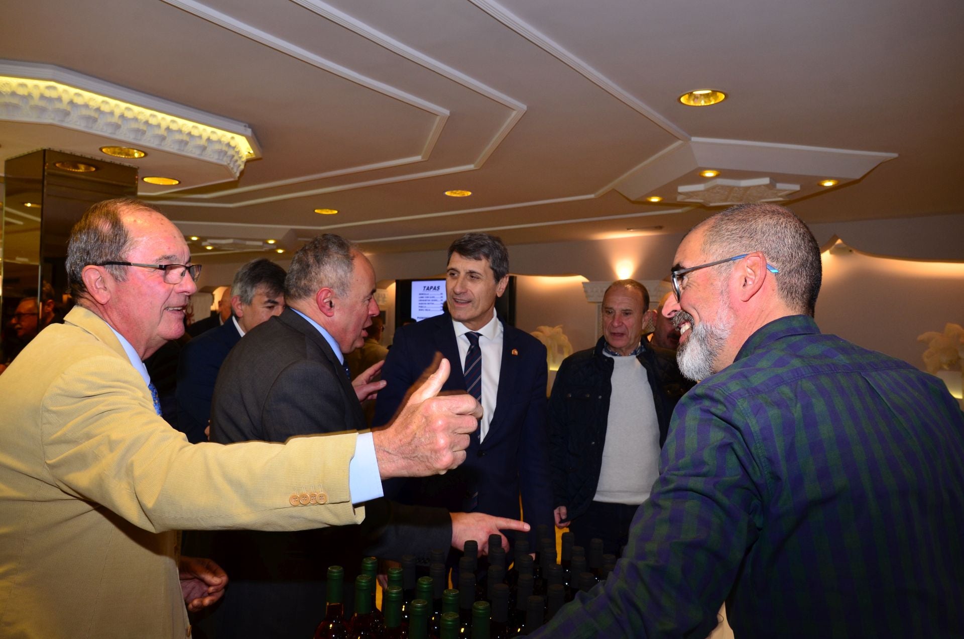 Huétor Vega abre las puertas de sus Jornadas del Vino, Jamón y Chacinas