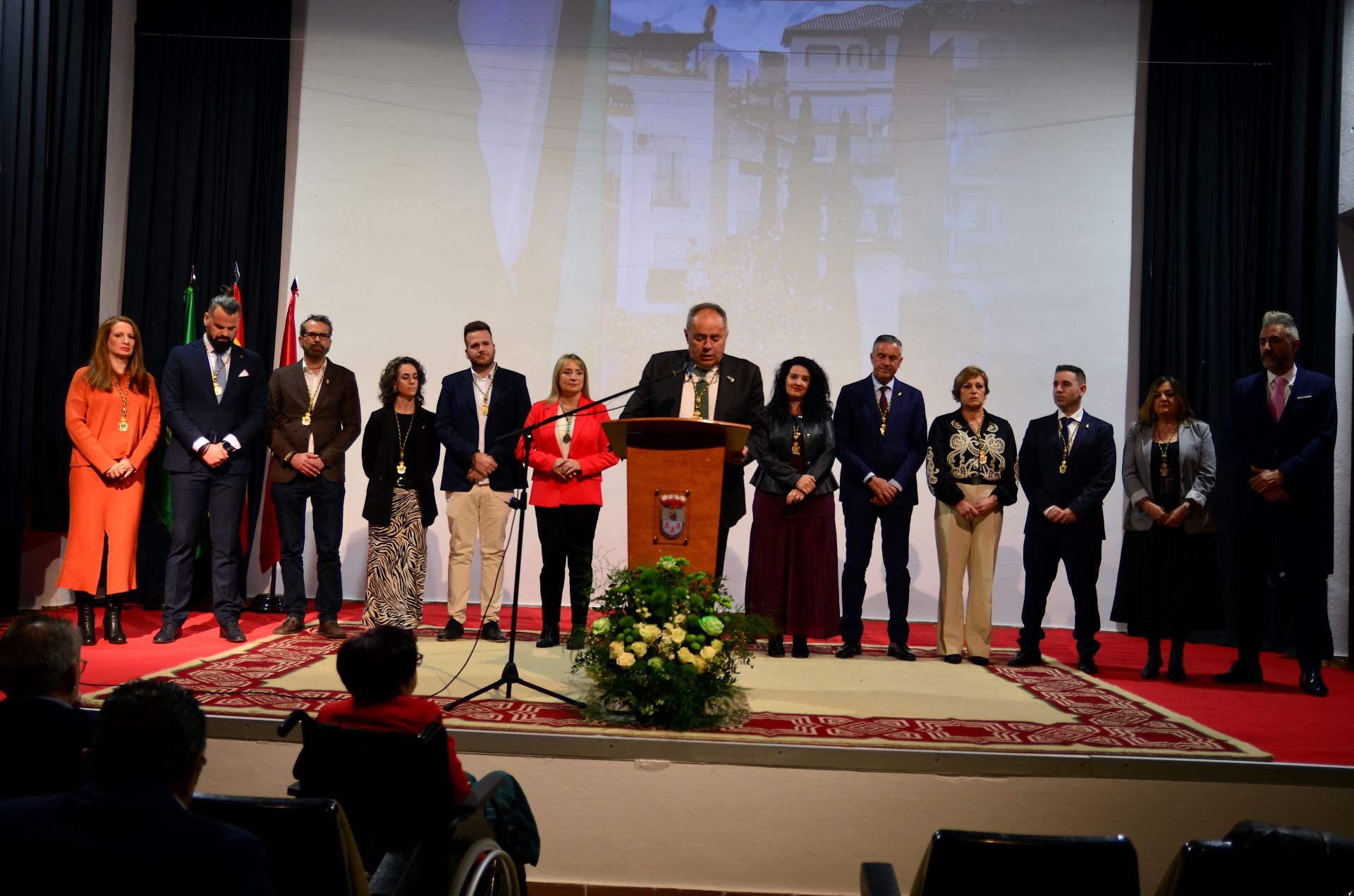 Discurso del alcalde, Mario del Paso, acompañado por la corporación municipal.
