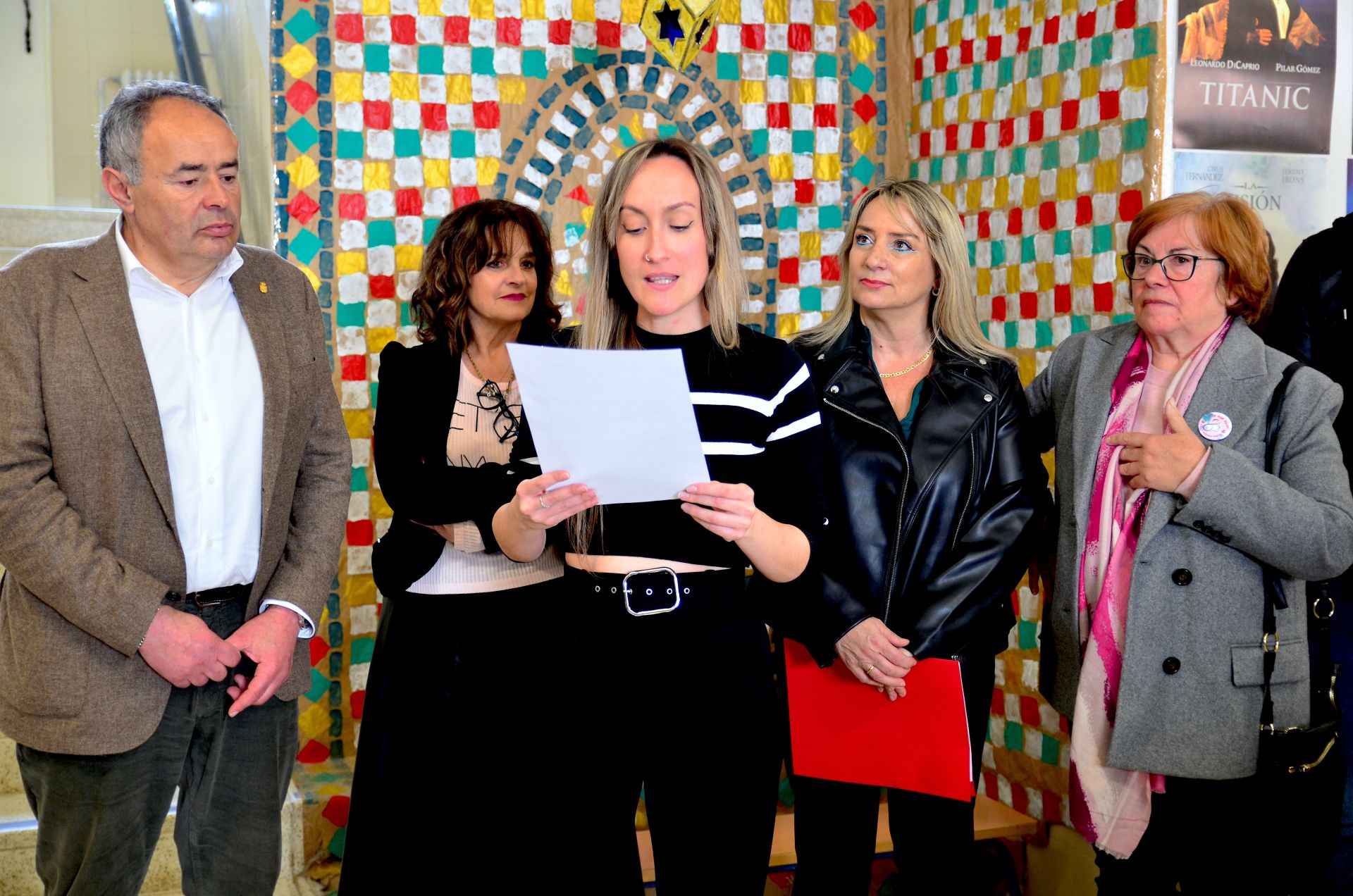 María del Mar Bravo Gómez, presidenta de la AMPA Veleta, dando paso a la inauguración de la Casita de la Igualdad.