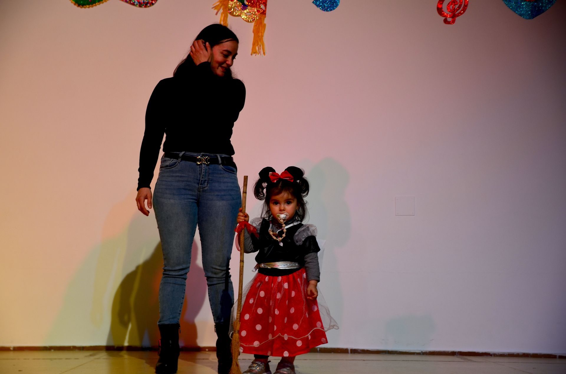 Tarde de disfraces y chirigota en Huétor Vega