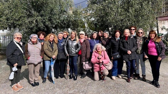 Un grupo de mujeres de Huétor Vega celebra una convivencia en Beas de Granada