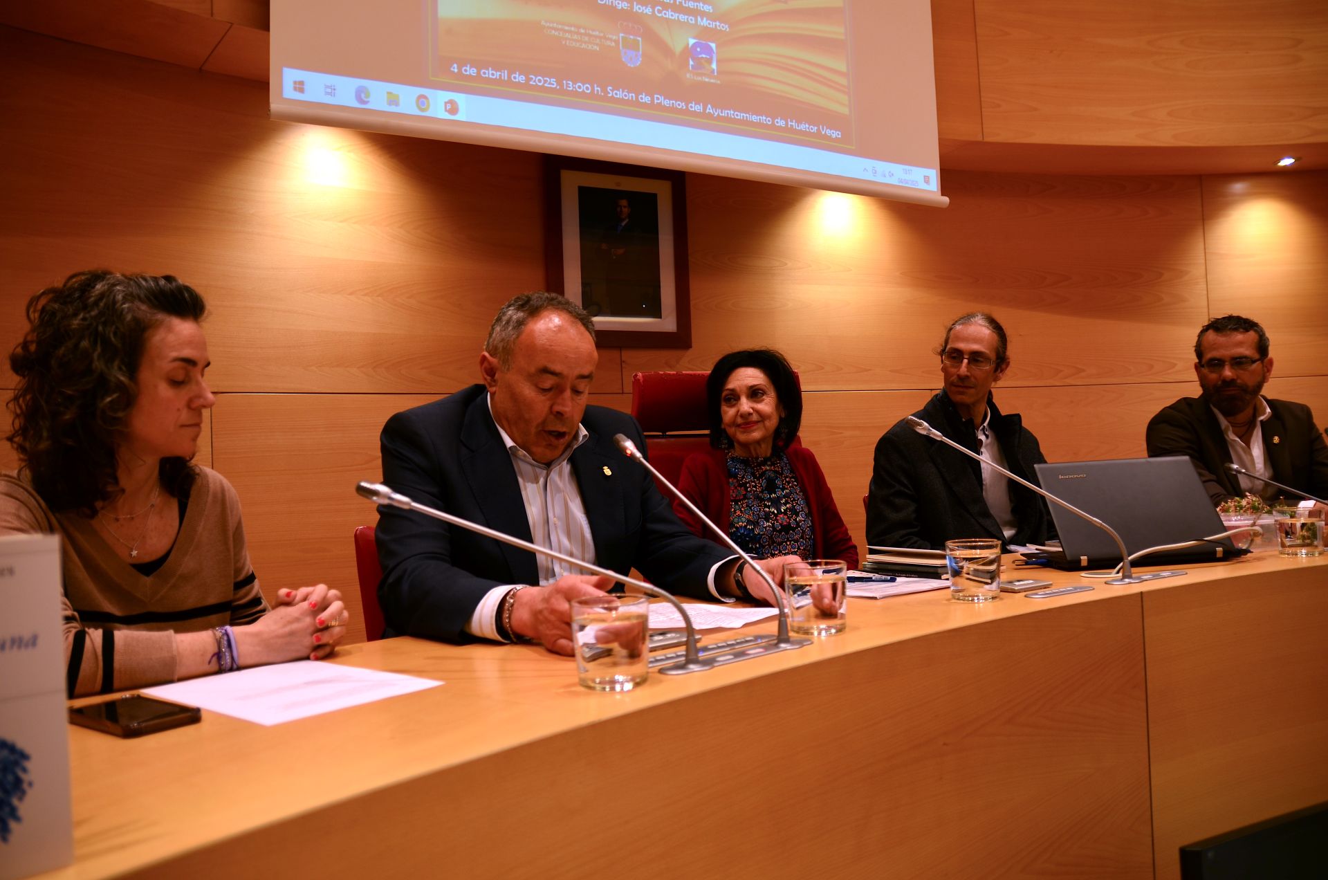 El alcalde, Mario del Paso, presenta el Aula de Literatura.