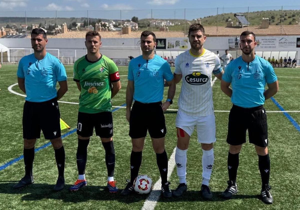 El decisivo derbi en Las Viñas acaba en reparto de puntos