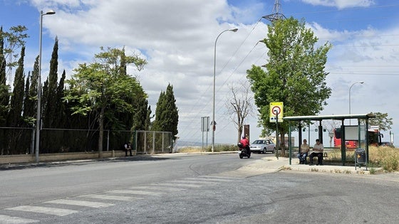 El Consorcio redibuja la parada de la línea 184 a la entrada por Los Neveros