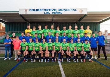 Foto oficial del CD Huétor Vega en la temporada 2024-2025.
