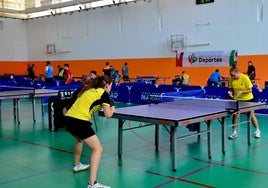 Jornada de tenis de mesa en Huétor Vega.