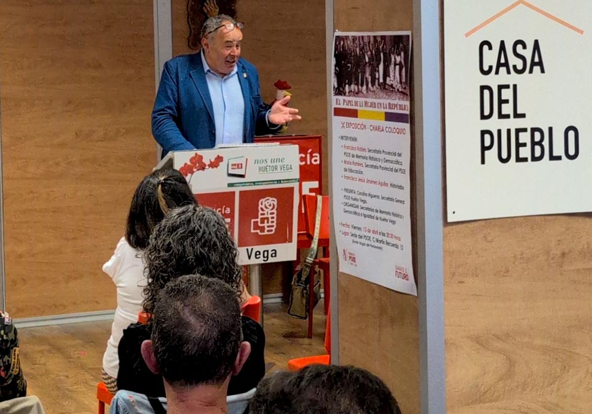 Al frente de la nueva dirección se sitúa Mario del Paso como secretario general del PSOE de Huétor Vega.