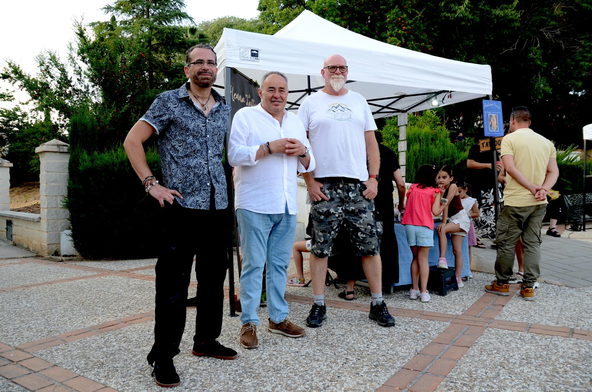 Músicos y artesanos unen fuerzas solidarias en Huétor Vega
