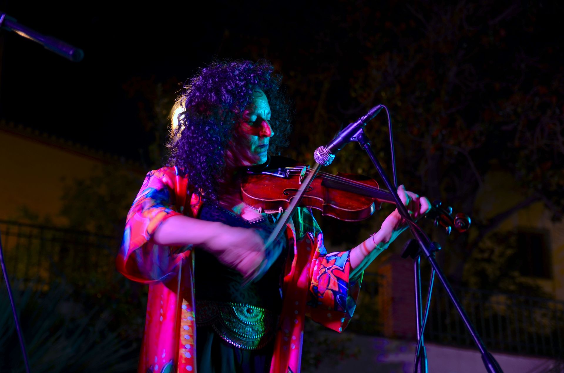 Músicos y artesanos unen fuerzas solidarias en Huétor Vega