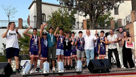 Los Blue Falcons de Huétor Vega, subcampeones en los Juegos Deportivos Provinciales
