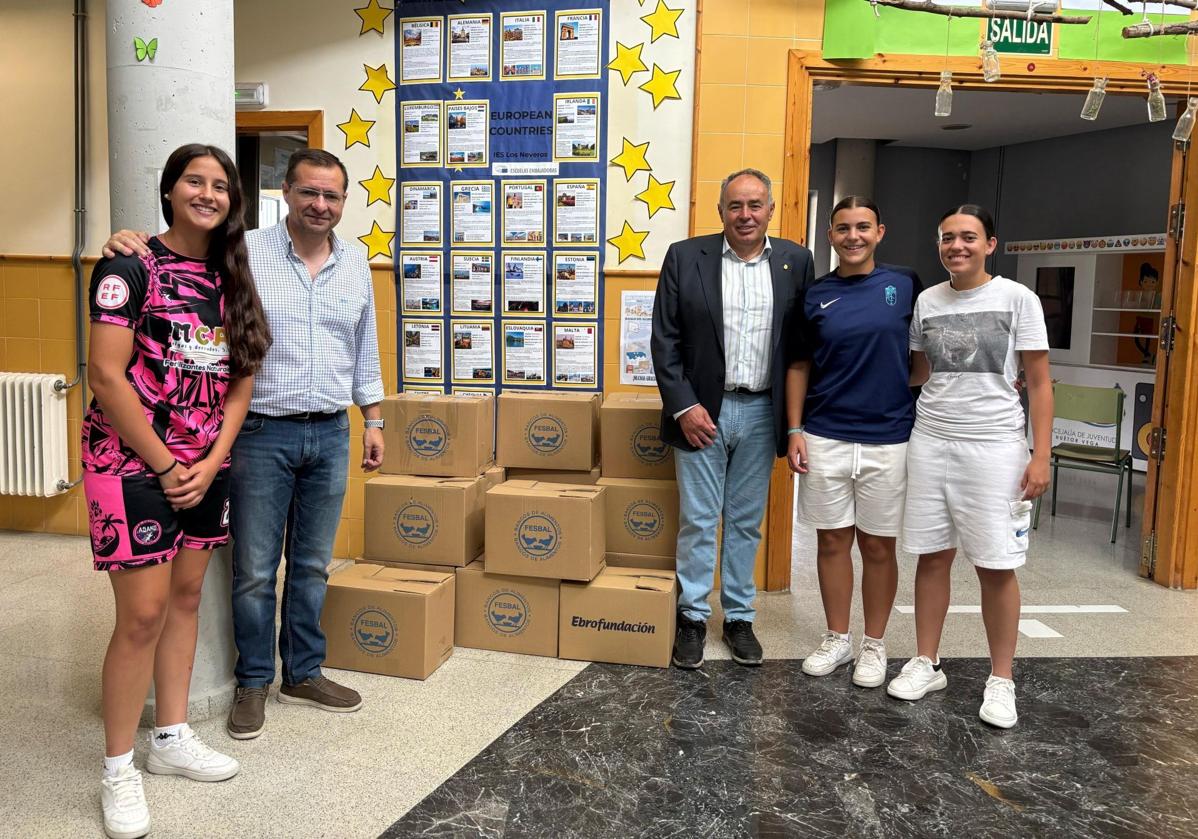 Recogida de alimentos no perecederos en el IES Los Neveros.