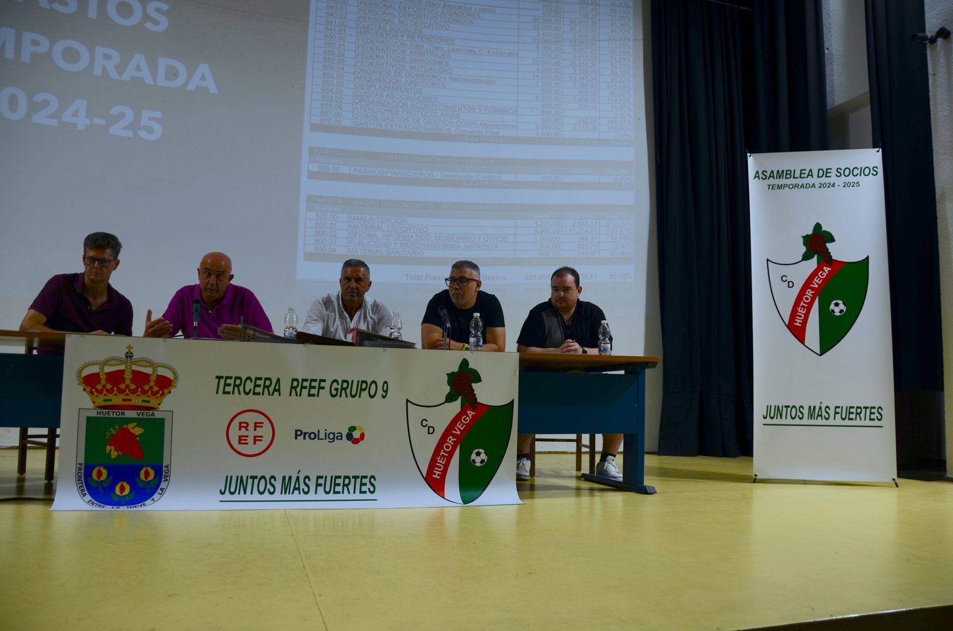Aasamblea anual de socios del CD Huétor Vega.