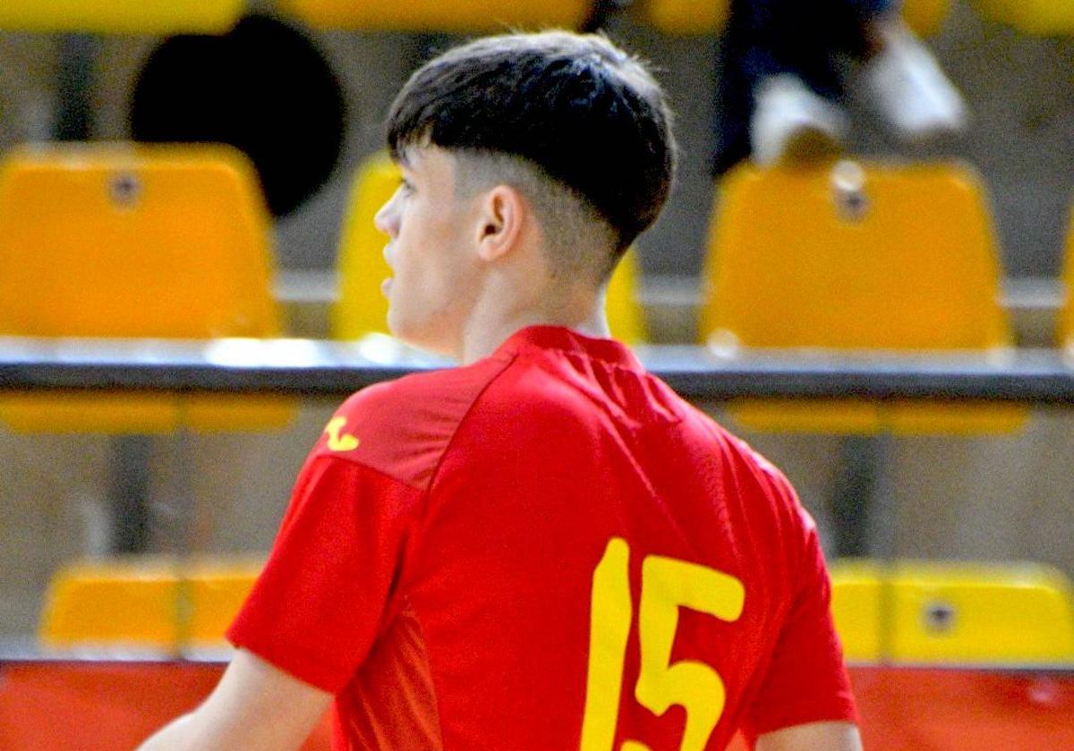 Víctor Robles, con la selección española sub-17.