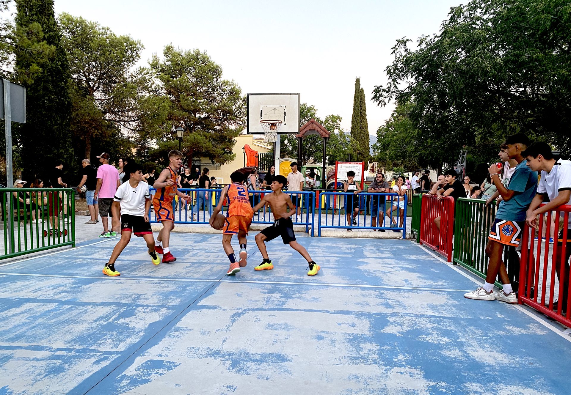 Huétor Vega, el pueblo que 'activa' sus plazas en verano