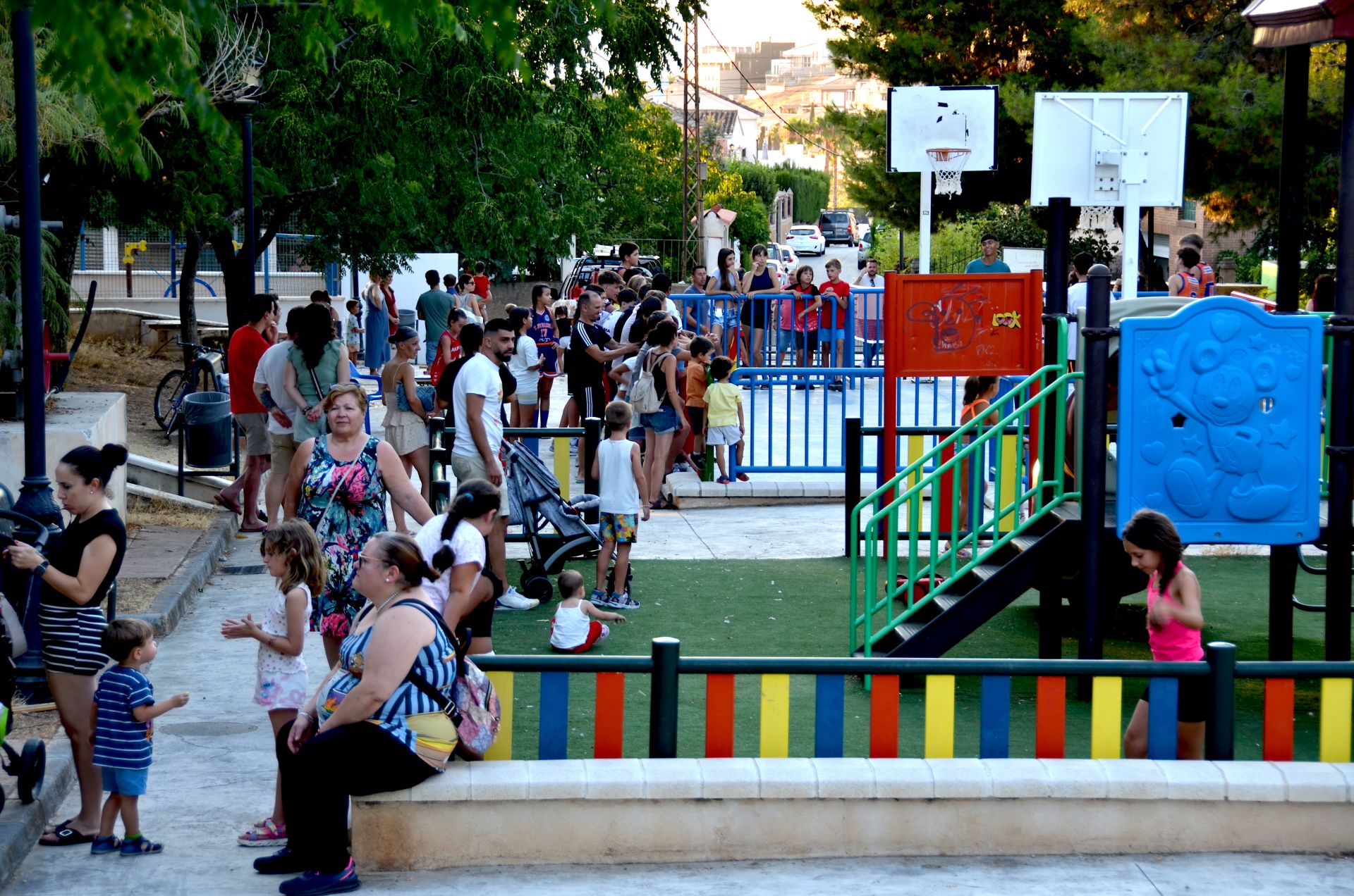 Huétor Vega, el pueblo que 'activa' sus plazas en verano