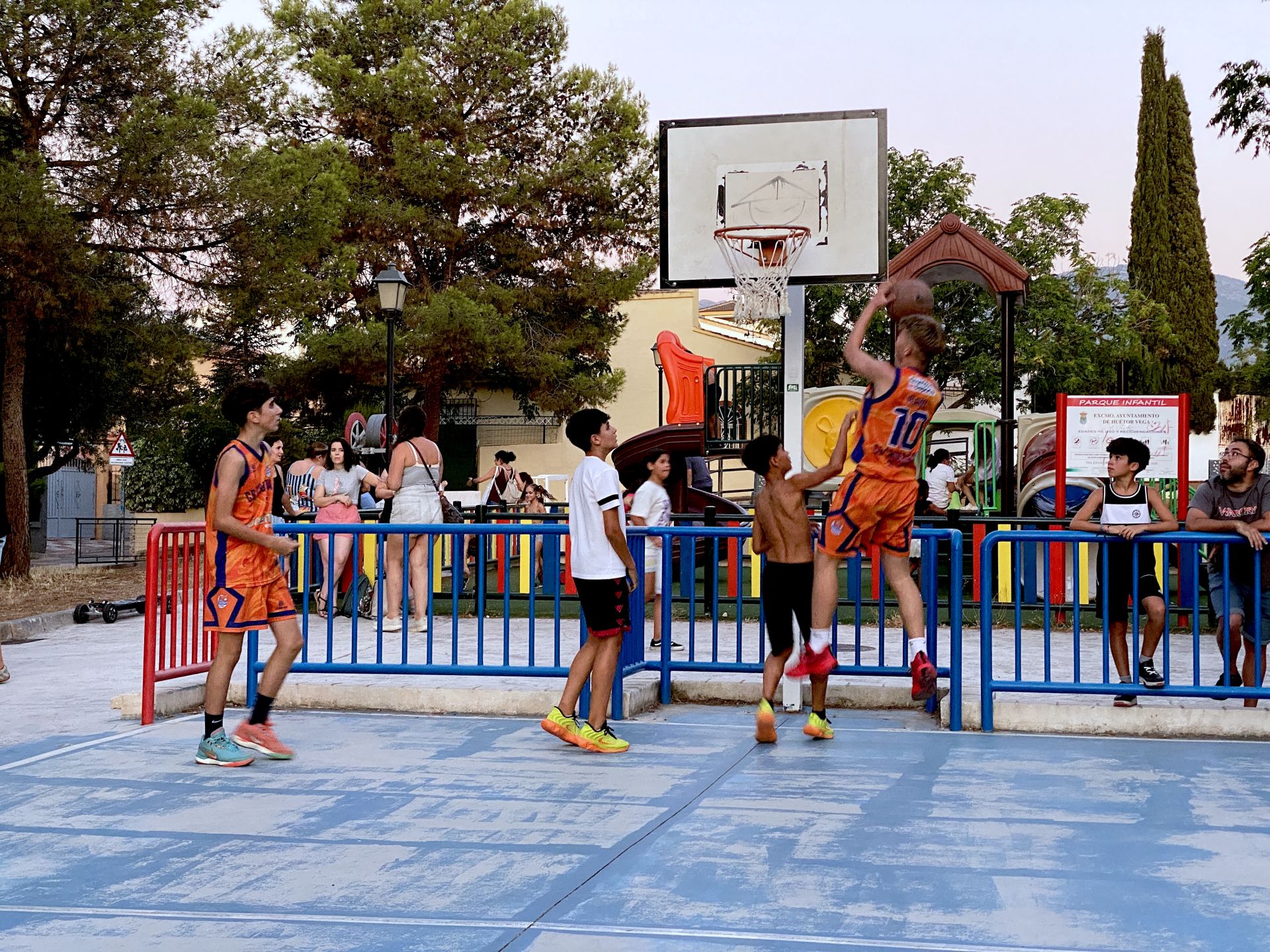 Huétor Vega, el pueblo que 'activa' sus plazas en verano