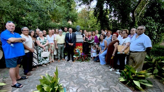 El PSOE de Huétor Vega homenajea a su fundador, el maestro Pedro Fernández