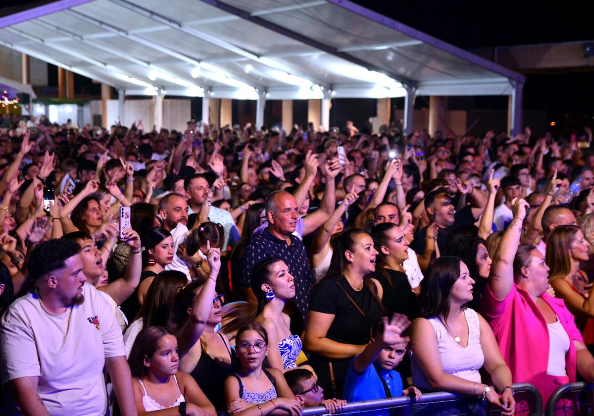 Ambiente en el Recinto Ferial de Huétor Vega.