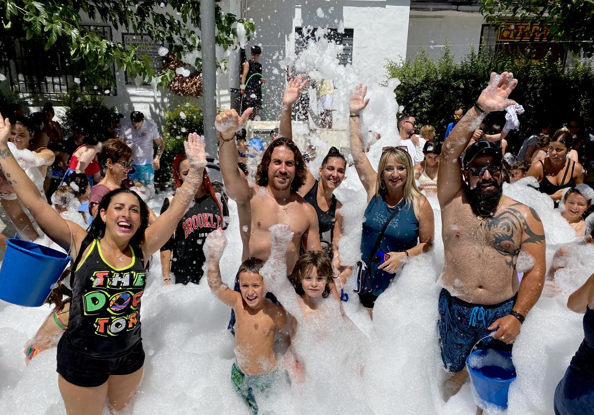 Fiesta de la Espuma de Huétor Vega.