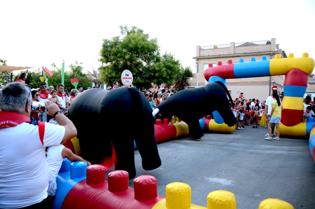 Encuéntrate en el 'encierro de toros' familiar de Huétor Vega