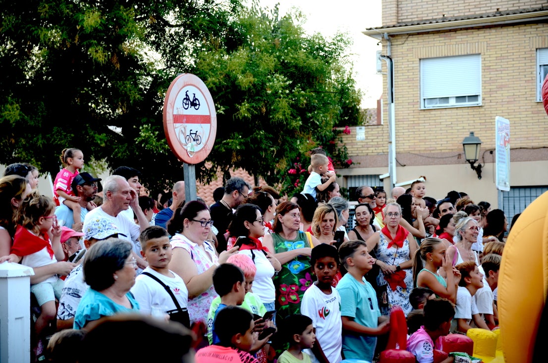 Encuéntrate en el 'encierro de toros' familiar de Huétor Vega