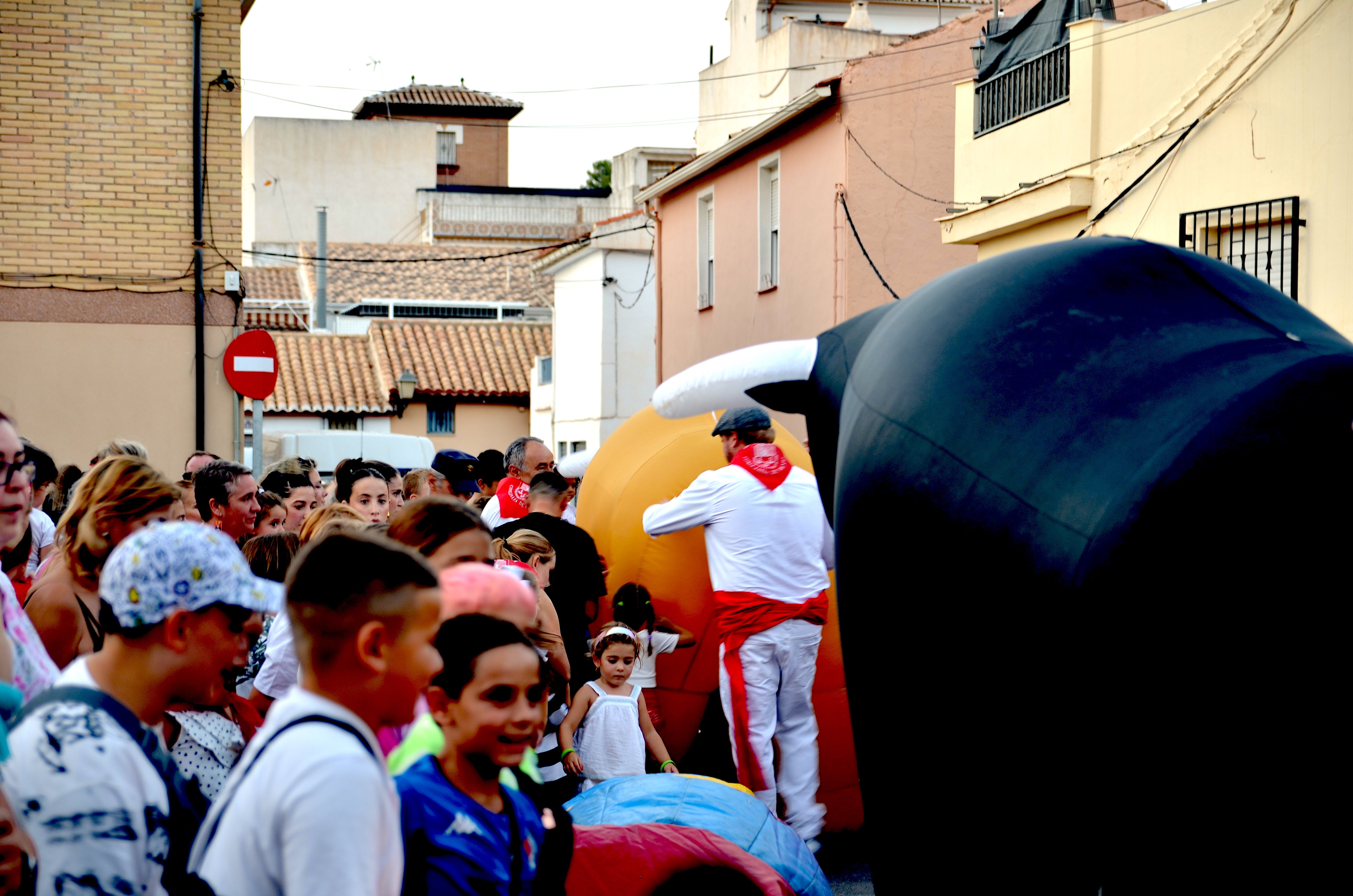 Encuéntrate en el &#039;encierro de toros&#039; familiar de Huétor Vega