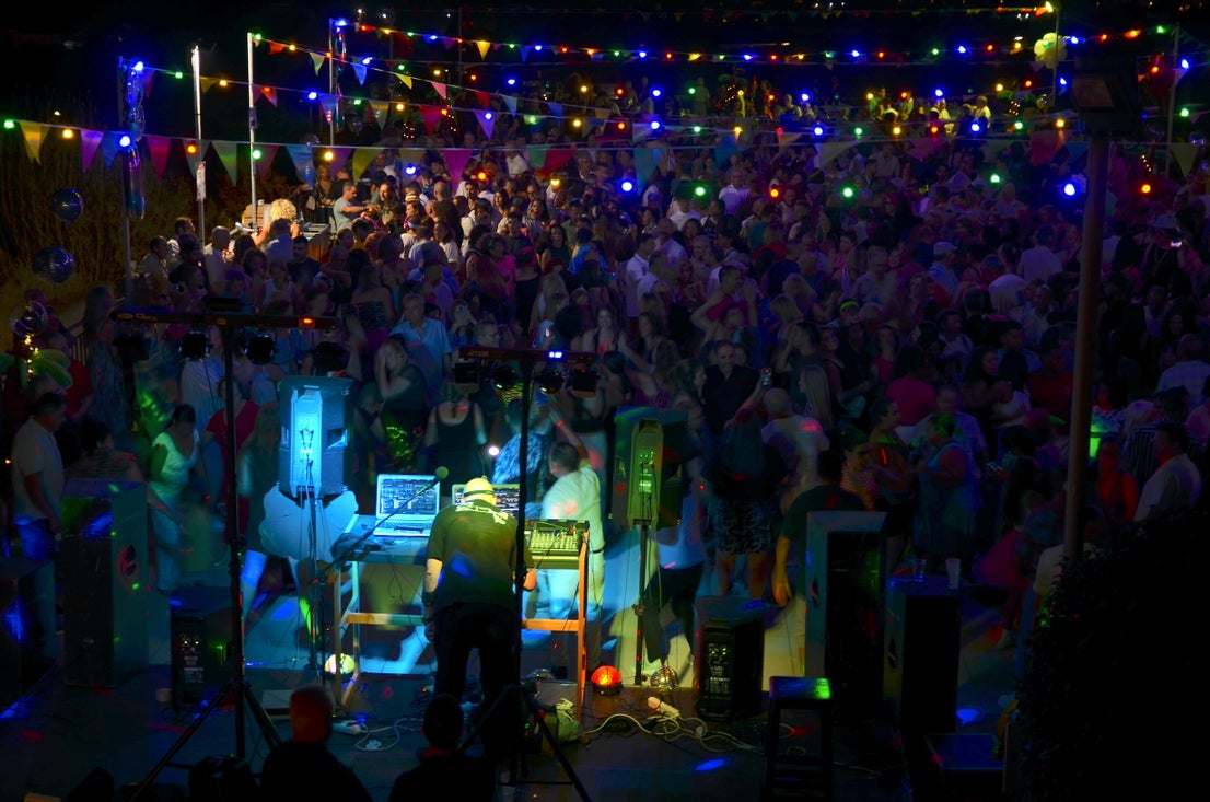 Fiesta 'ochentera' en Huétor Vega