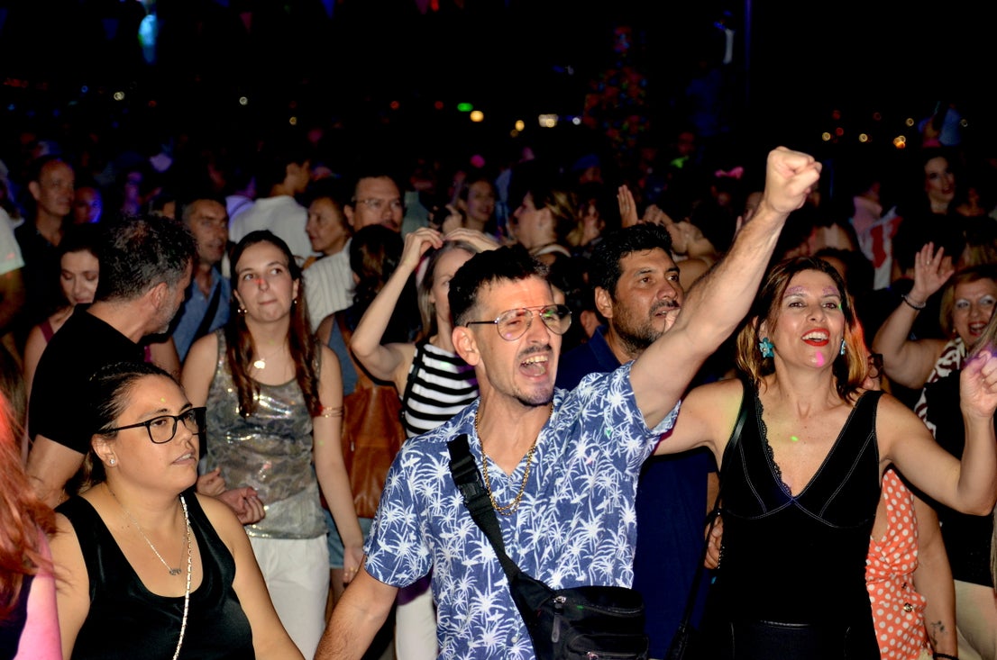 Fiesta 'ochentera' en Huétor Vega