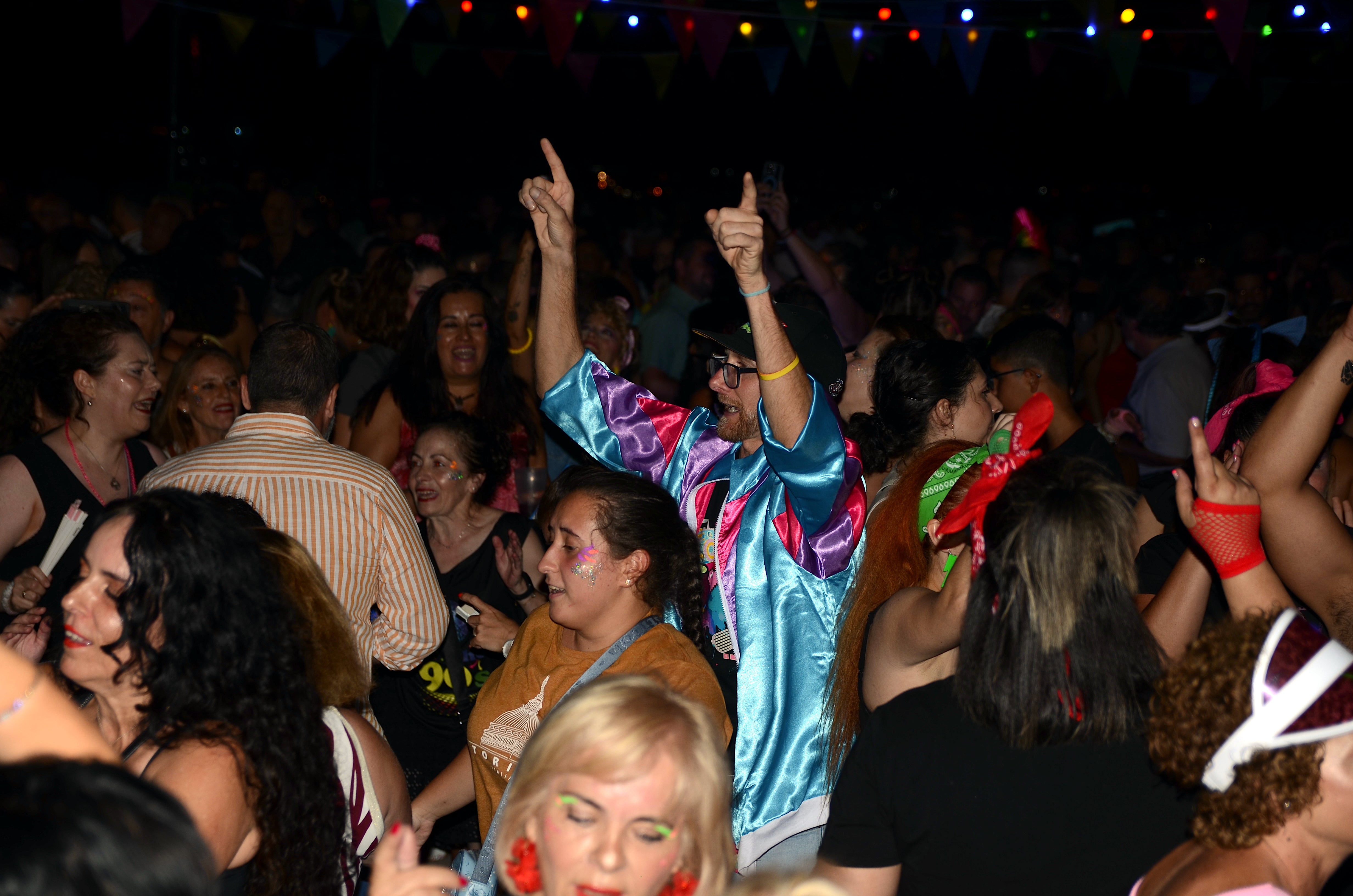 Fiesta &#039;ochentera&#039; en Huétor Vega