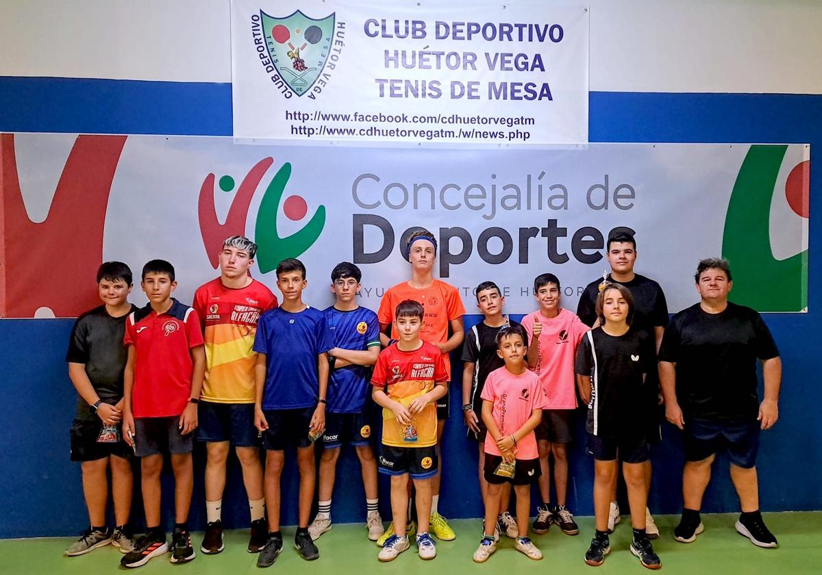 Cuarta concentración de jóvenes en la Liga de Verano de tenis de mesa.